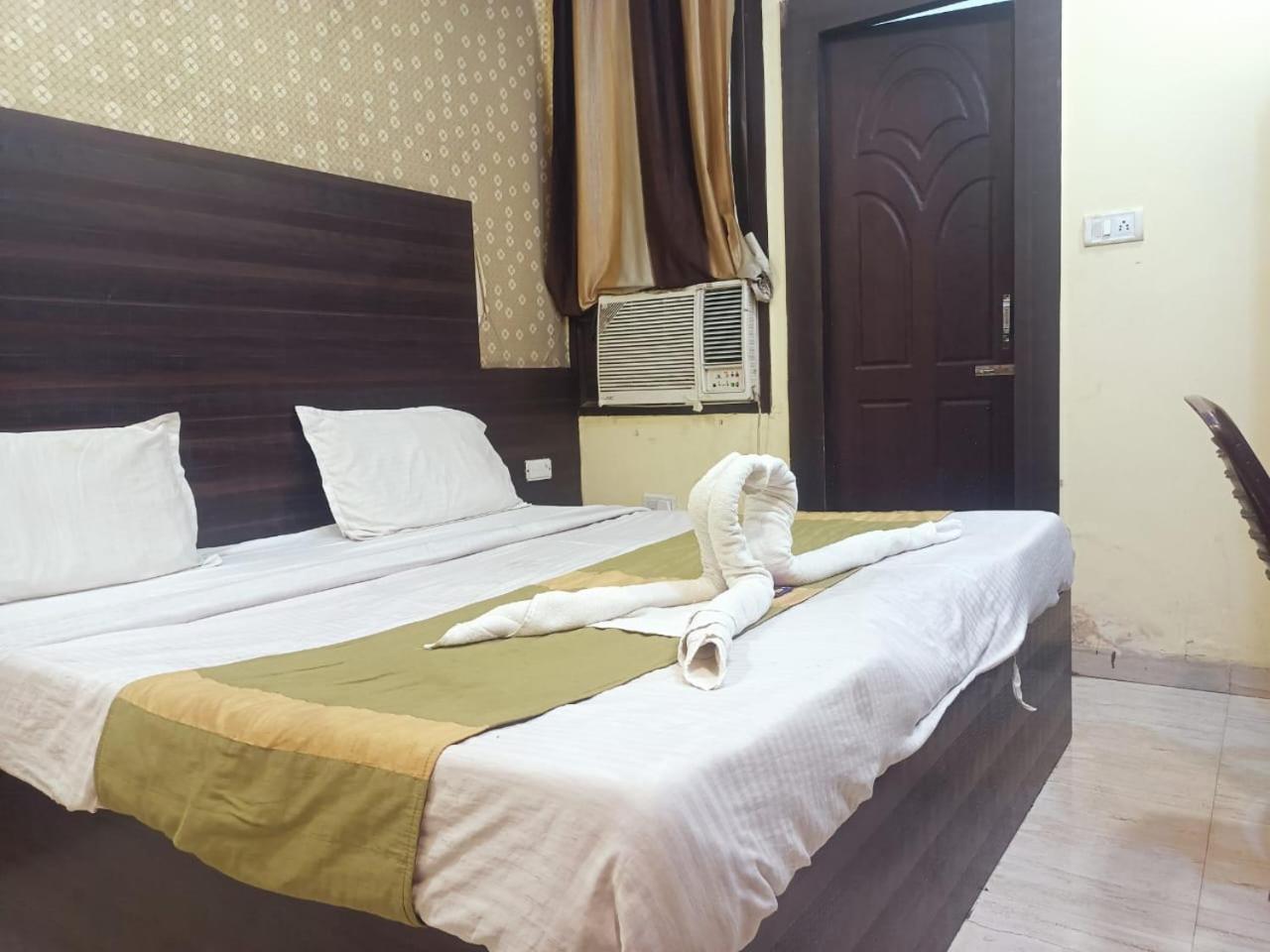 Hotel Park Avenue Lucknow Exterior foto