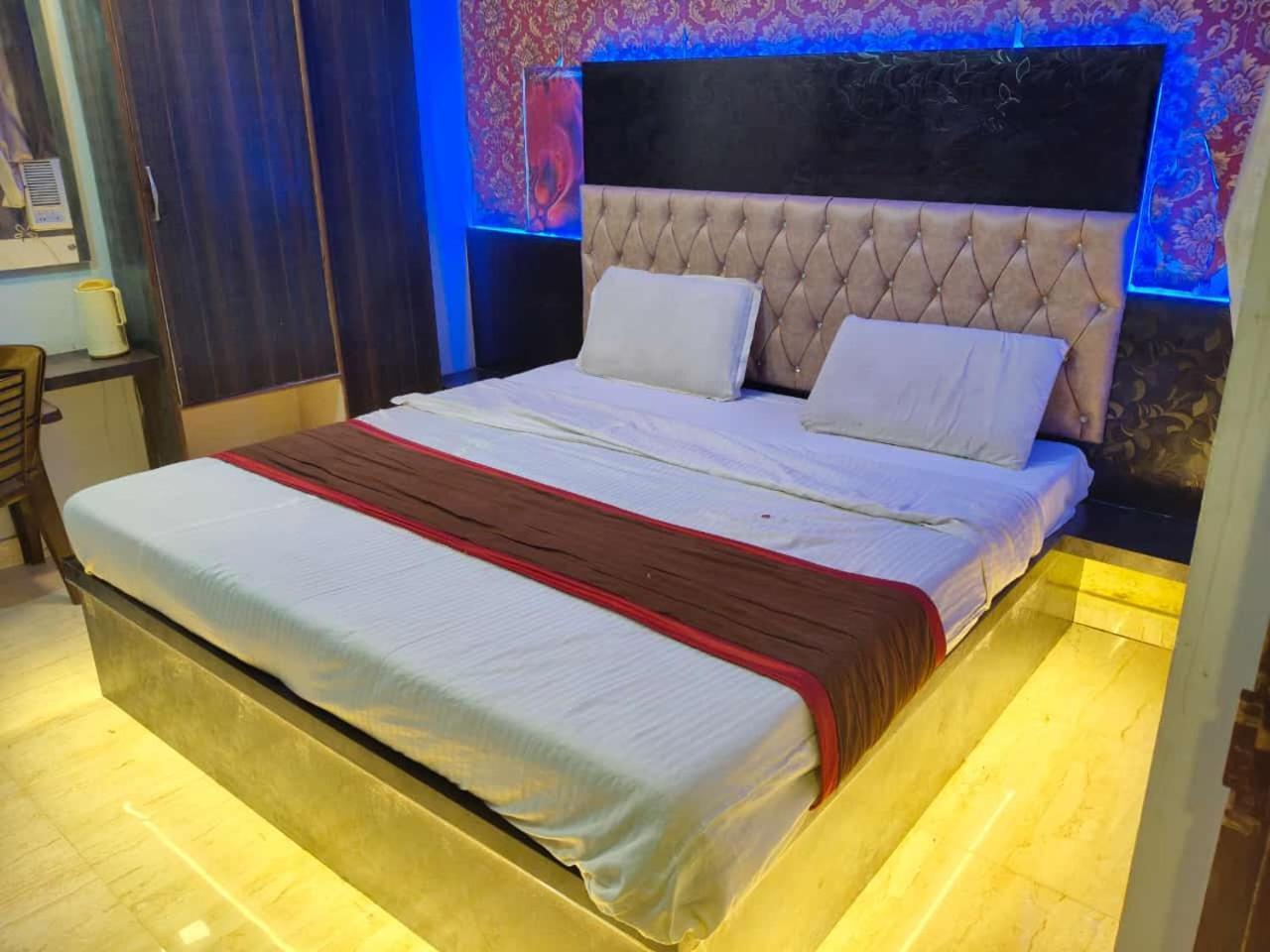 Hotel Park Avenue Lucknow Exterior foto
